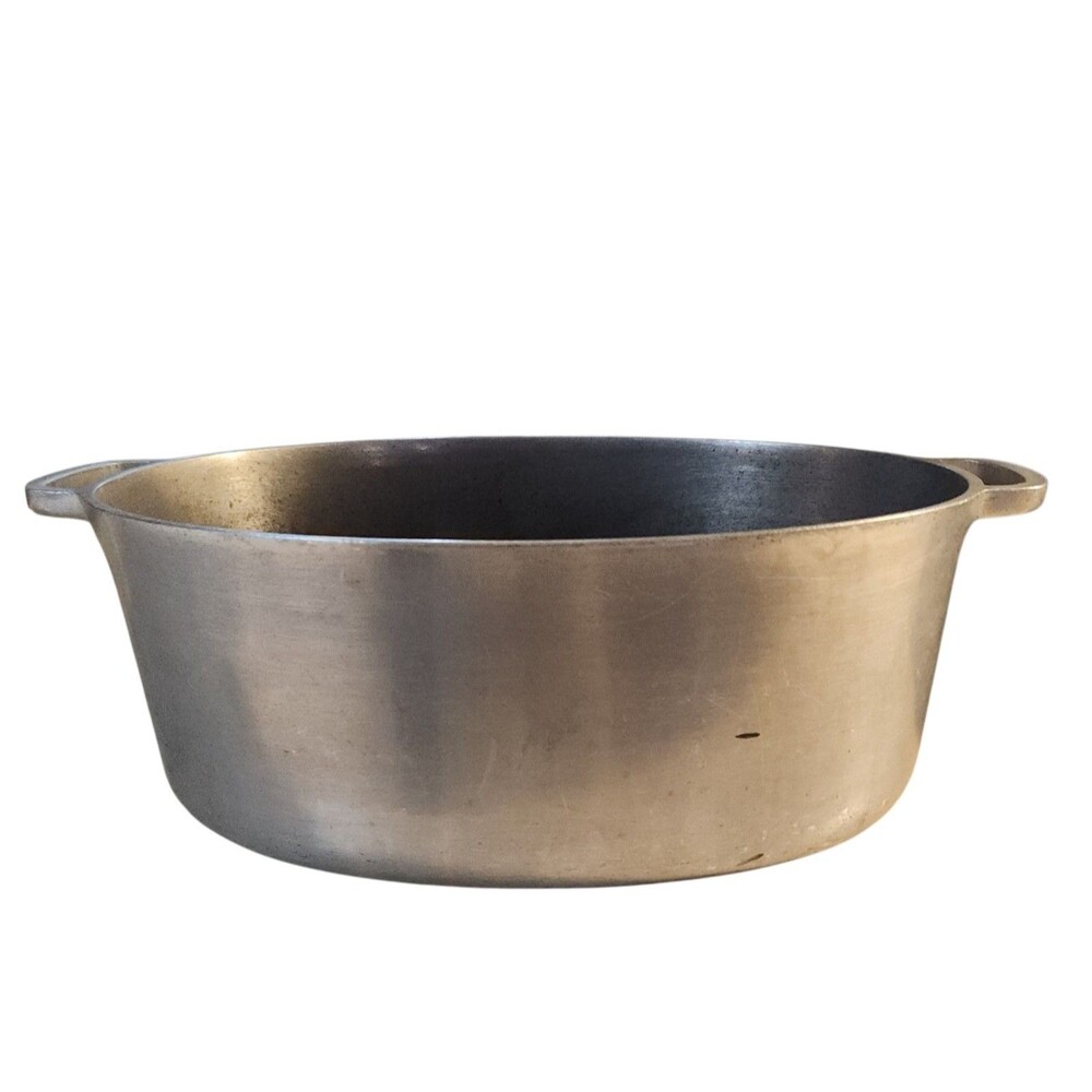 Vintage Super Maid Cookware Aluminum 5.5 qt Oval Roasting Pan Dutch Oven-No Lid